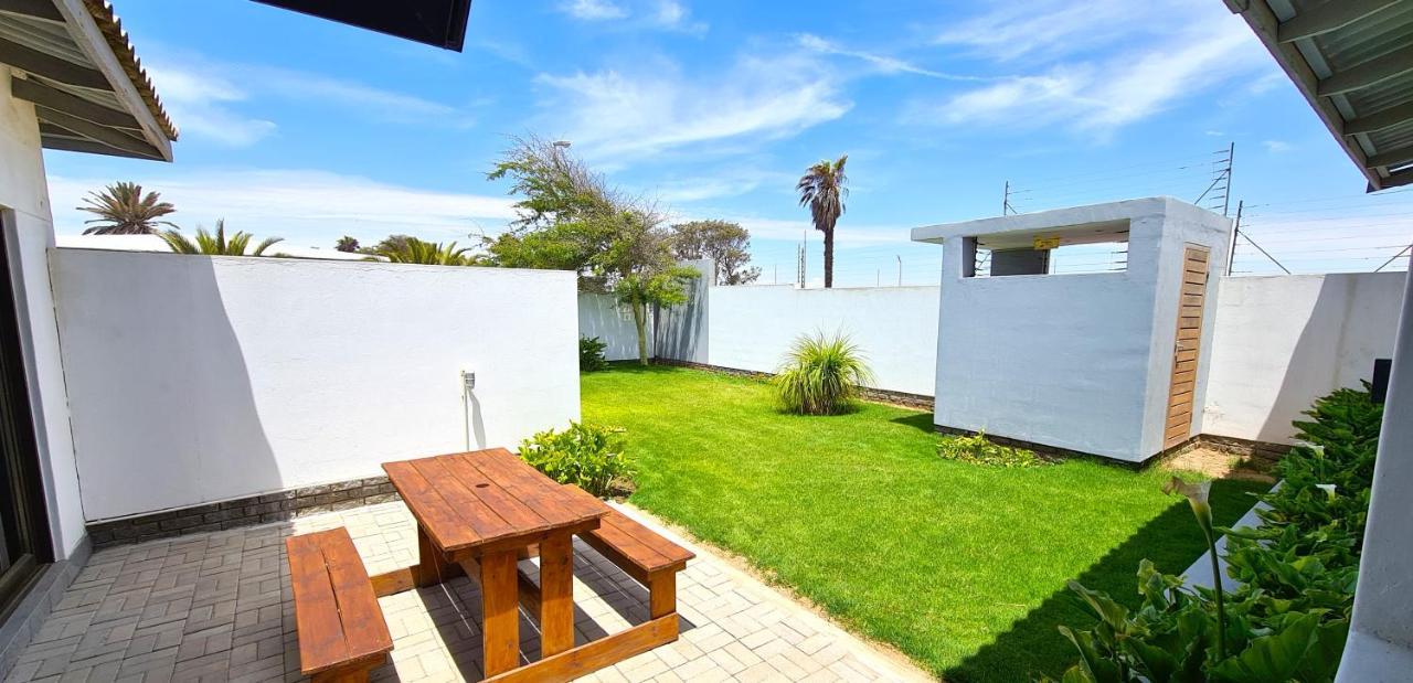 Tiende Laan Bed & Breakfast And Self-Catering Walvis Bay Extérieur photo